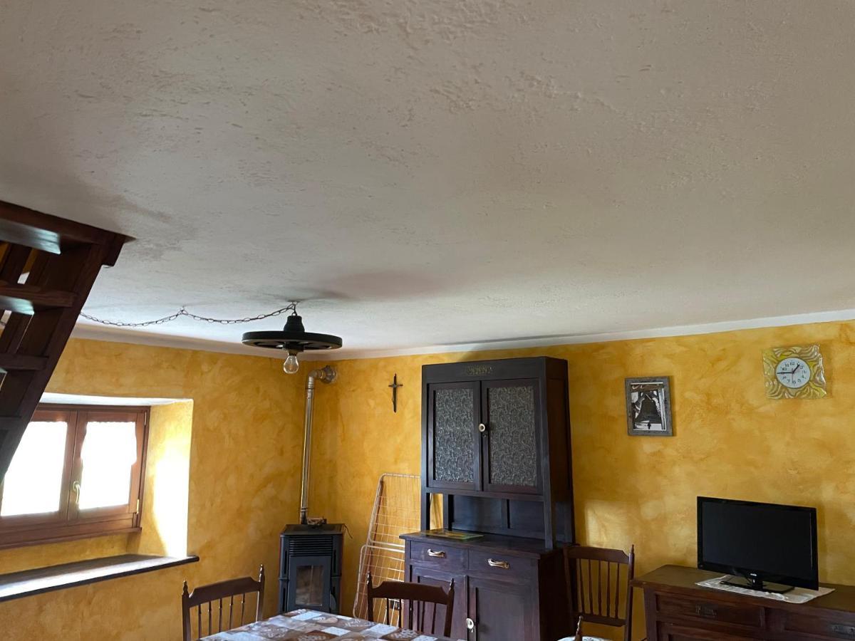 Вілла Casa Vacanze La Carbunera Домодоссола Екстер'єр фото